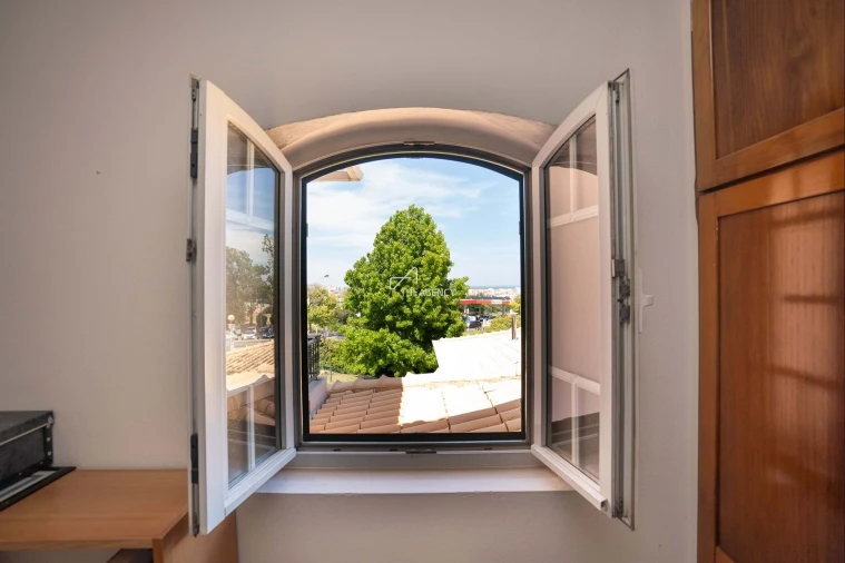 Moradia T6 para Venda em Laranjeiro e Feijó Foto 13