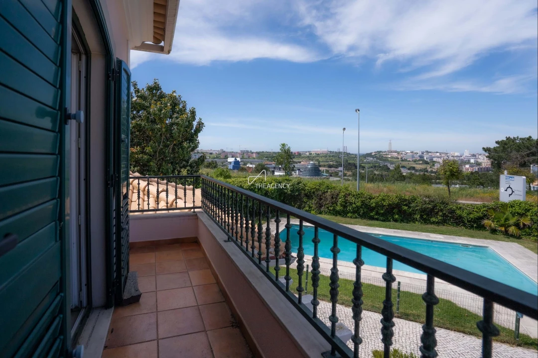 Moradia T6 para Venda em Laranjeiro e Feijó Foto 15