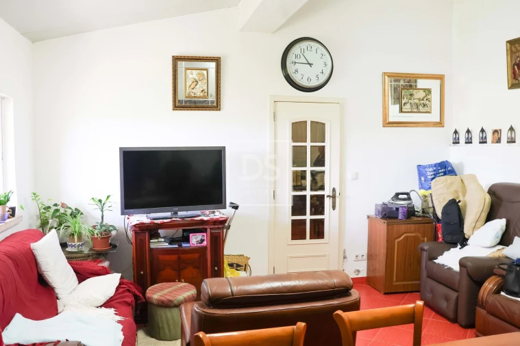 Moradia T3 para Venda em Carvoeira e Carmões Foto 3