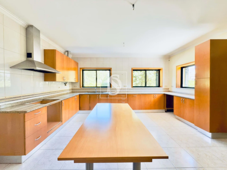 Moradia T4 para Venda em Lago Foto 11