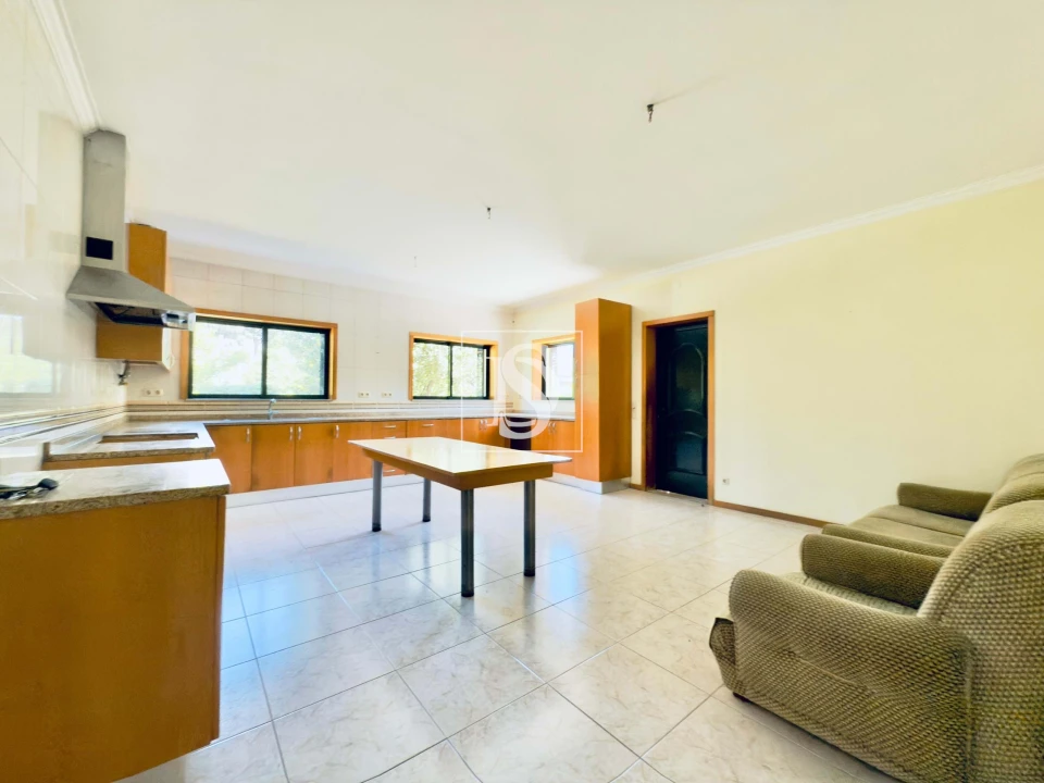 Moradia T4 para Venda em Lago Foto 13