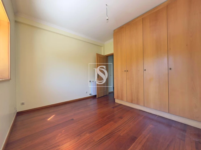 Moradia T4 para Venda em Lago Foto 17