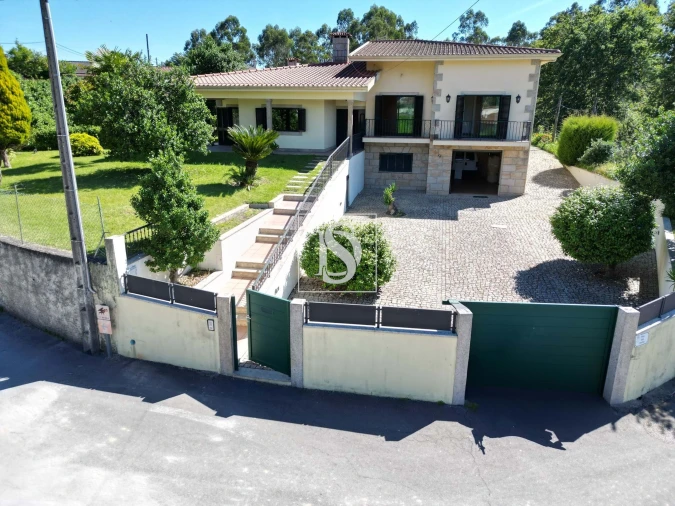 Moradia T4 para Venda em Lago