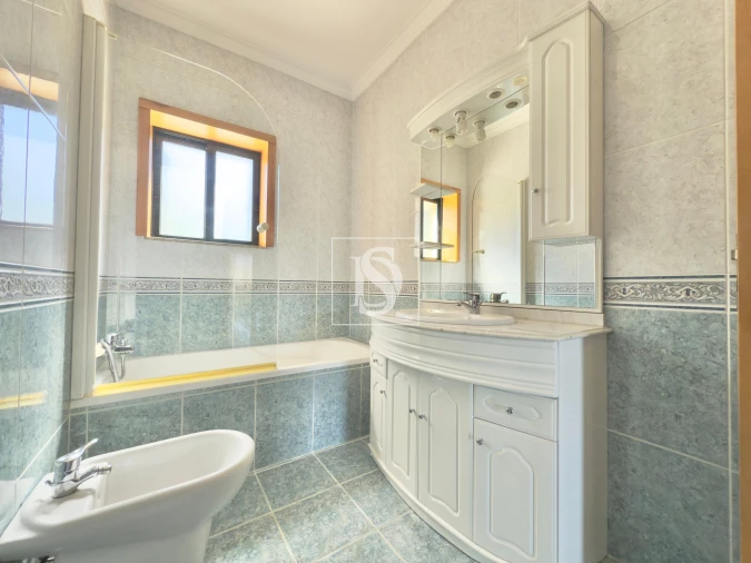 Moradia T4 para Venda em Lago Foto 18