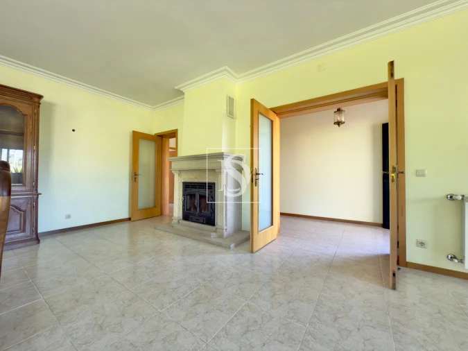 Moradia T4 para Venda em Lago Foto 8