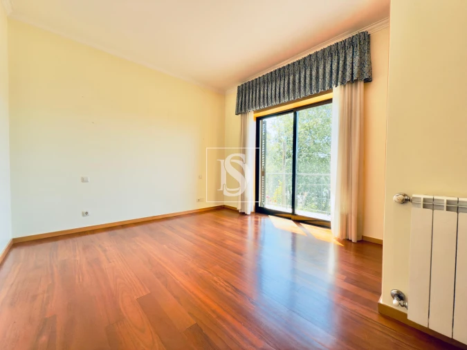 Moradia T4 para Venda em Lago Foto 19