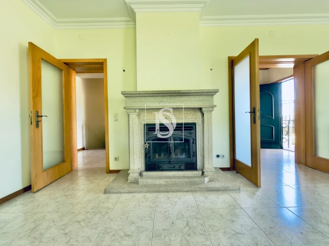 Moradia T4 para Venda em Lago Foto 10