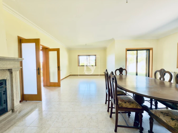 Moradia T4 para Venda em Lago Foto 9