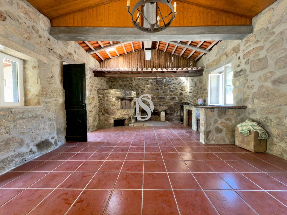 Moradia T4 para Venda em Lago Foto 37