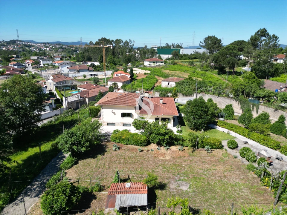 Moradia T4 para Venda em Lago Foto 43