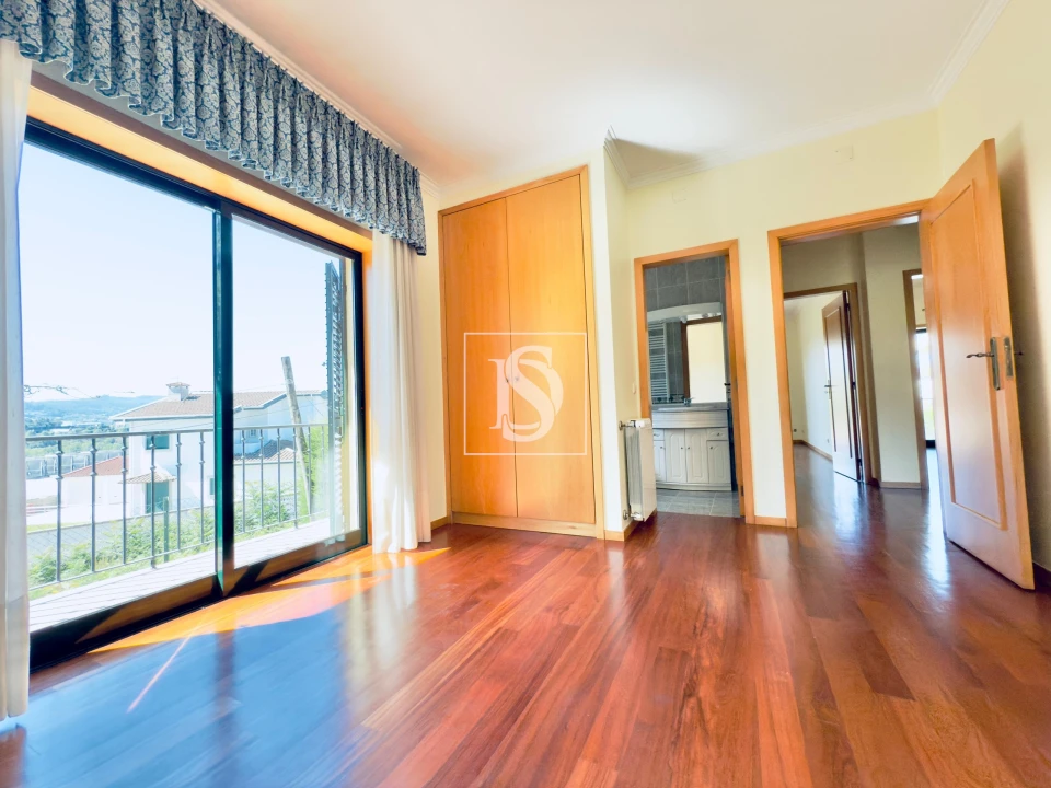 Moradia T4 para Venda em Lago Foto 20