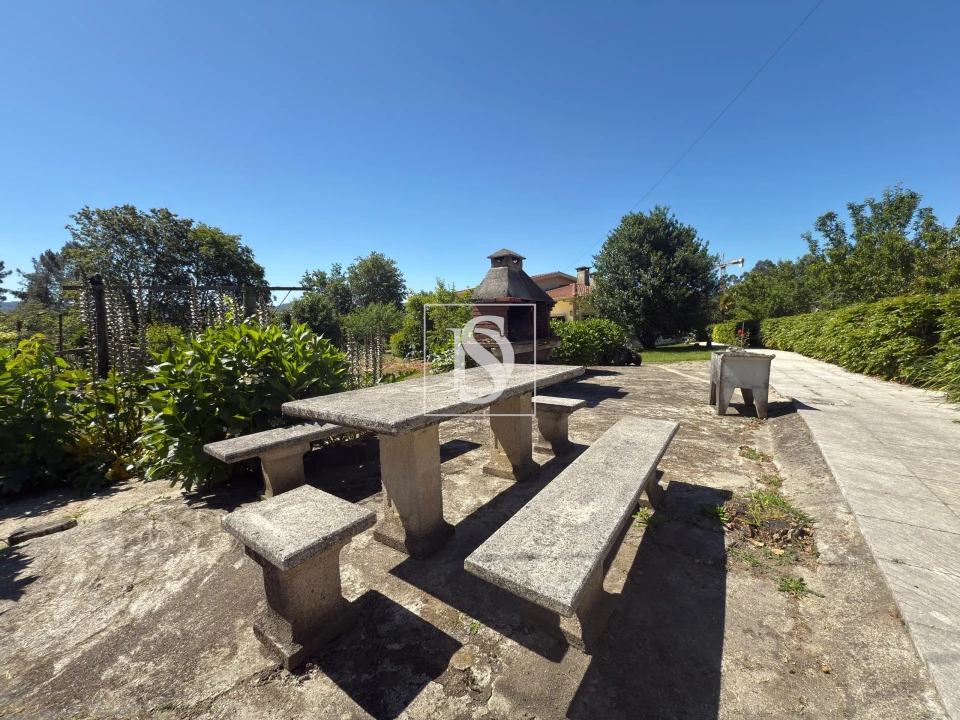 Moradia T4 para Venda em Lago Foto 40