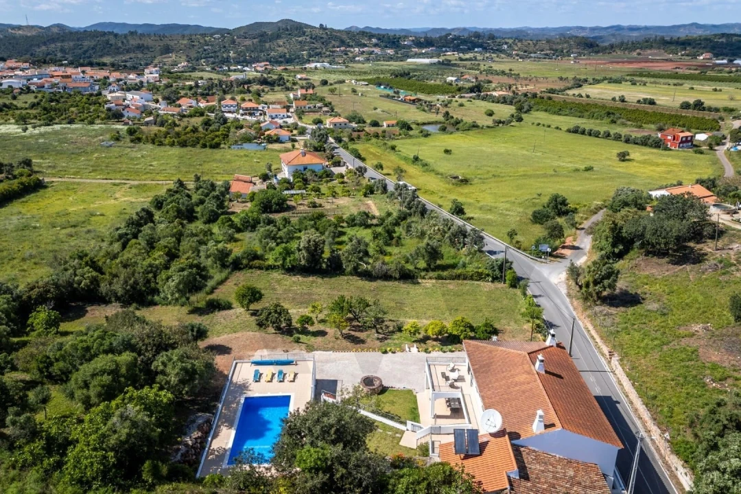 Moradia T5 para Venda em São Bartolomeu de Messines Foto 6