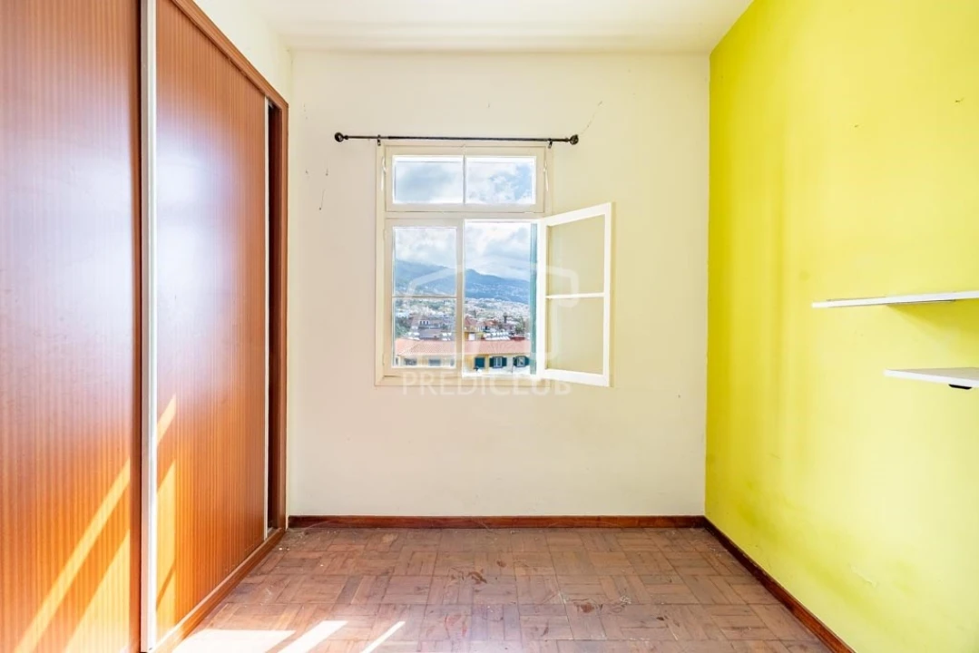 Moradia T4 para Venda em Santo Antonio Foto 7