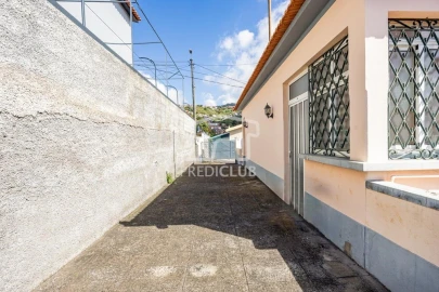 Moradia T4 para Venda em Santo Antonio