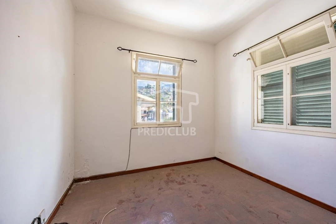 Moradia T4 para Venda em Santo Antonio Foto 5