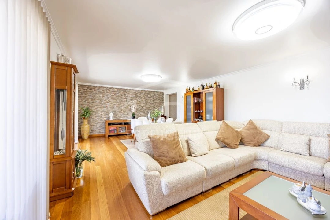 Apartamento T2 para Venda em Machico Foto 3
