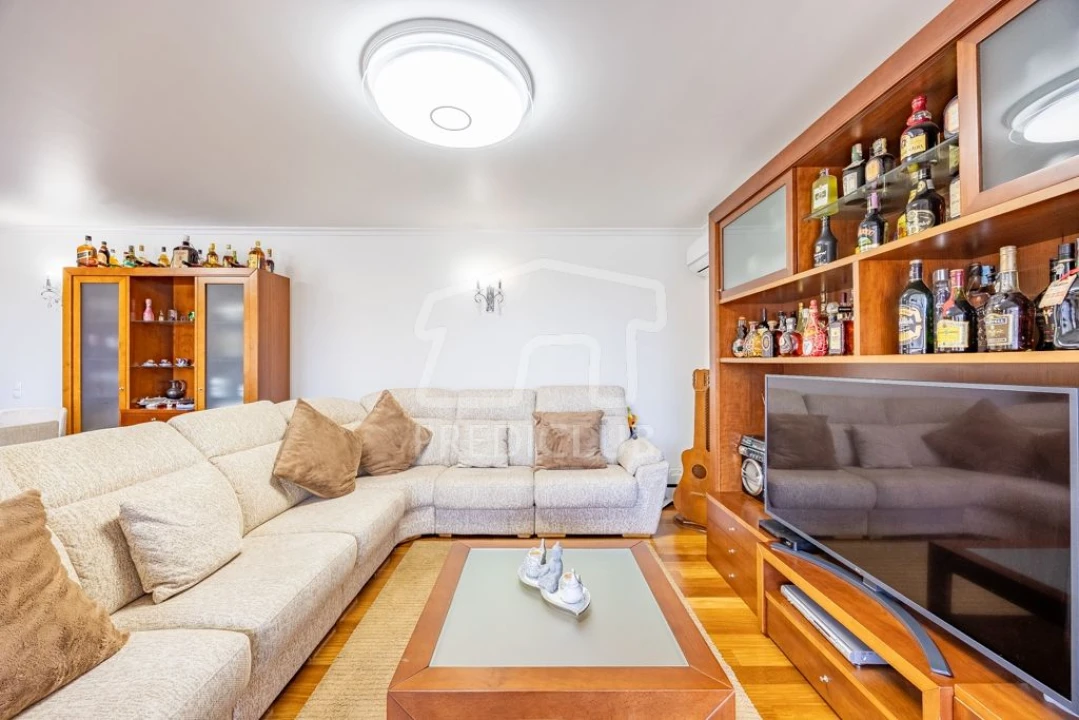 Apartamento T2 para Venda em Machico Foto 2