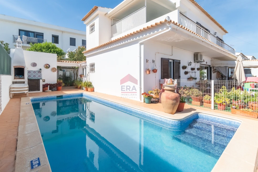 Moradia T3 para Venda em Albufeira e Olhos de Água Foto 1