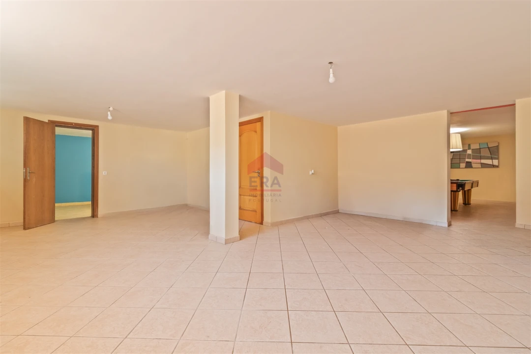 Moradia T4 para Venda em Almancil Foto 32