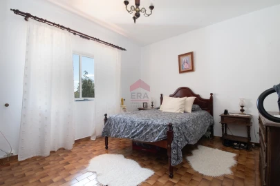 Moradia T6 para Venda em Loule (São Clemente)
