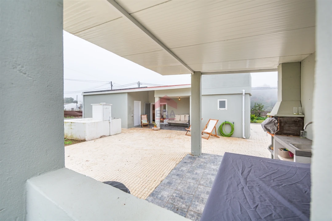 Moradia T3 para Venda em Santa Catarina da Fonte do Bispo Foto 10