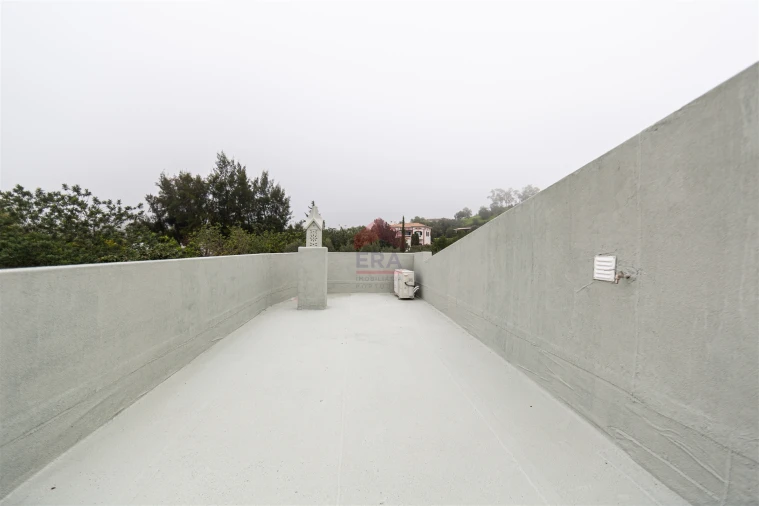 Moradia T3 para Venda em Santa Catarina da Fonte do Bispo Foto 8