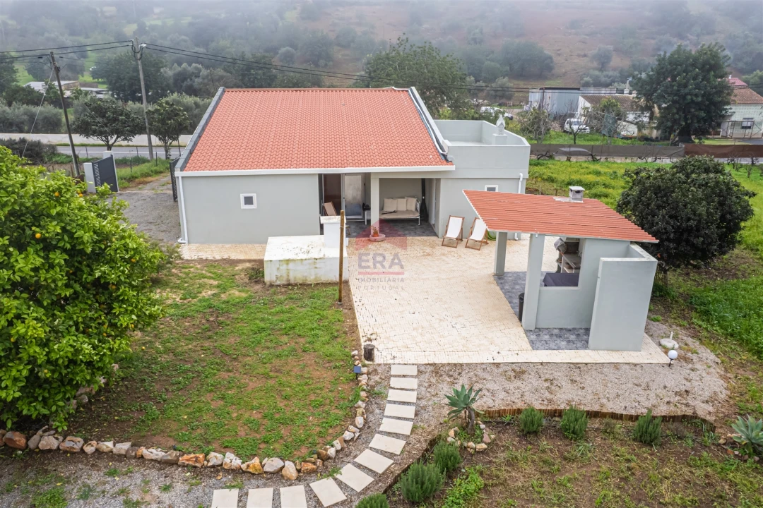 Moradia T3 para Venda em Santa Catarina da Fonte do Bispo Foto 4