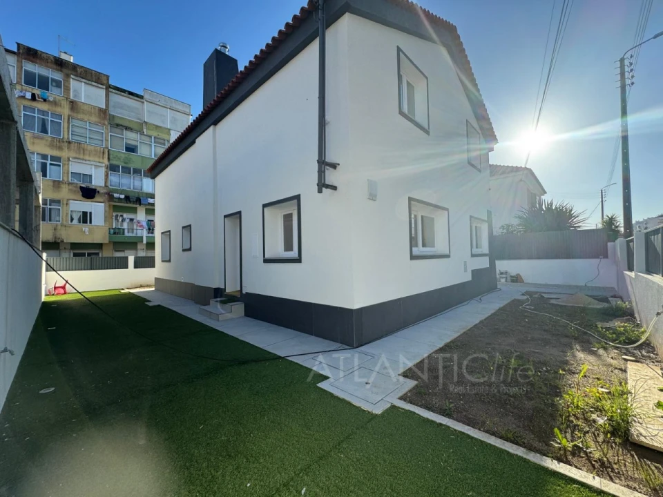 Moradia T4 para Venda em Agualva e Mira-Sintra Foto 2