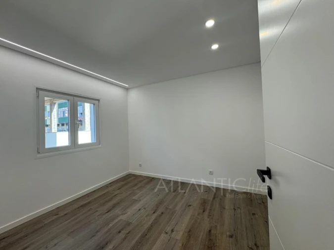 Moradia T4 para Venda em Agualva e Mira-Sintra Foto 11