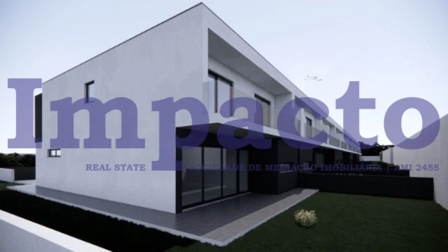 Moradia T3 para Venda em Santa Maria da Feira, Travanca, Sanfins e Espargo Foto 1