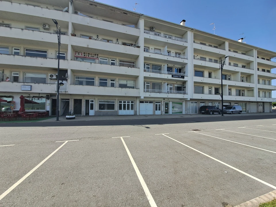 Loja para Arrendamento em Miranda do Douro Foto 2