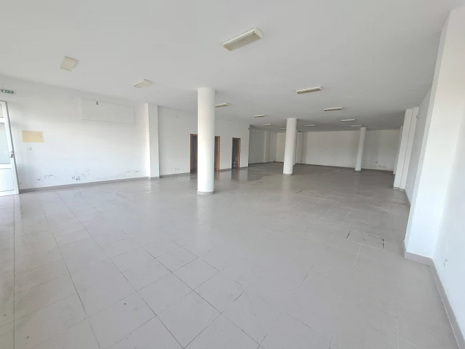 Loja para Arrendamento em Miranda do Douro Foto 7