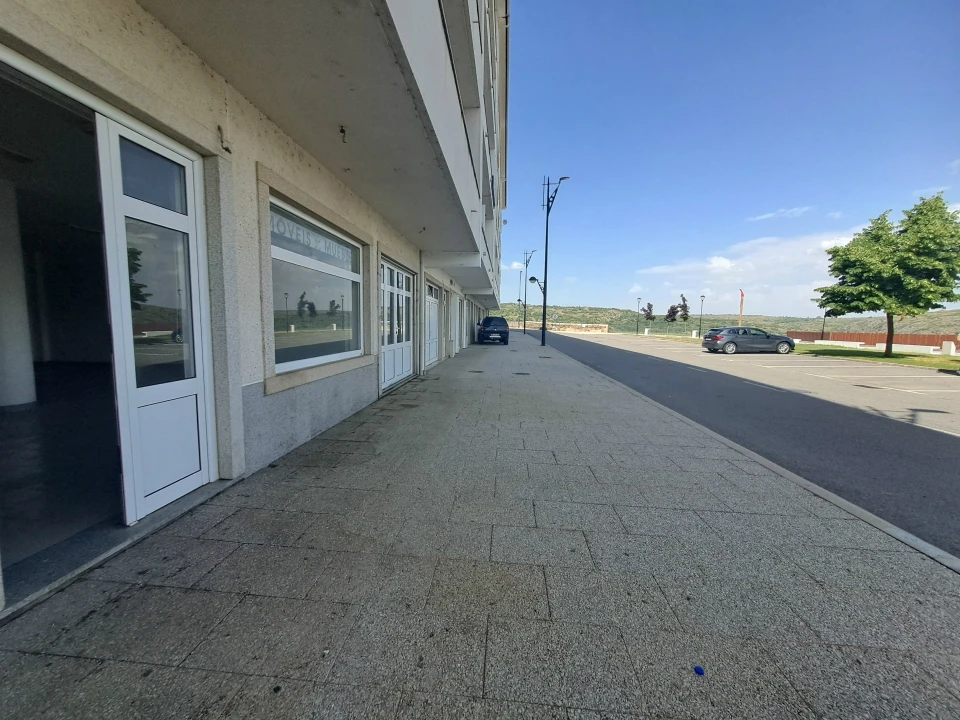 Loja para Arrendamento em Miranda do Douro Foto 15