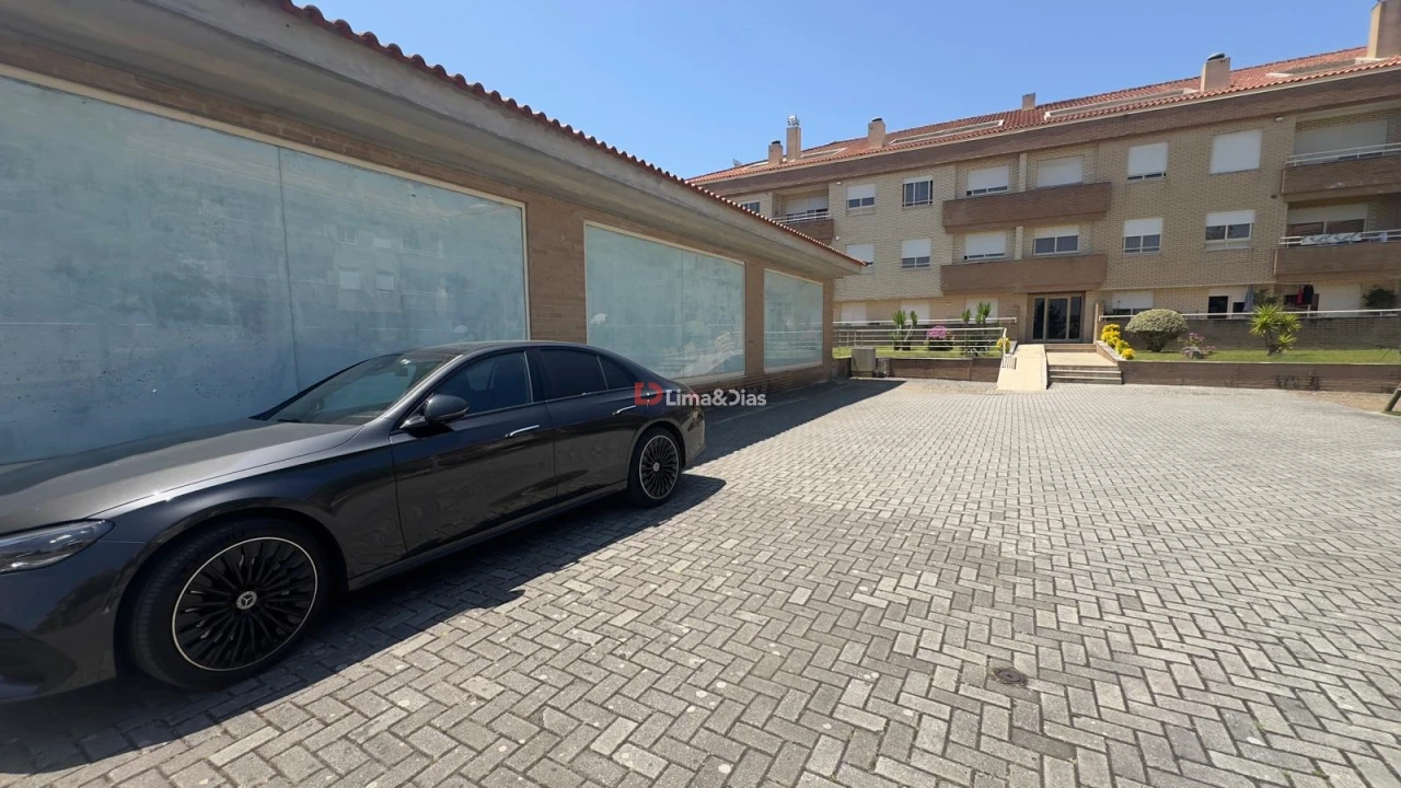 Loja para Venda em Avintes Foto 3