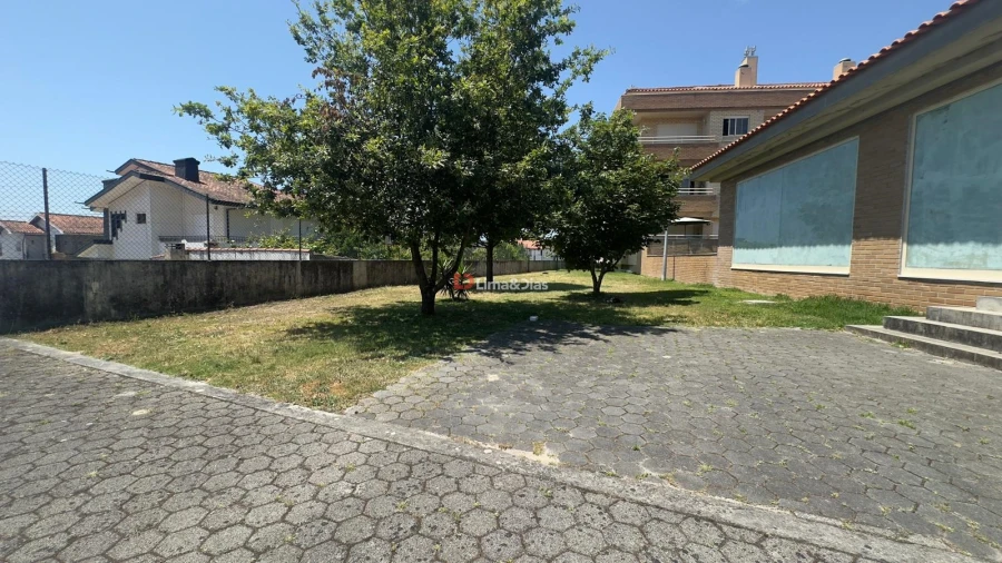 Loja para Venda em Avintes Foto 1