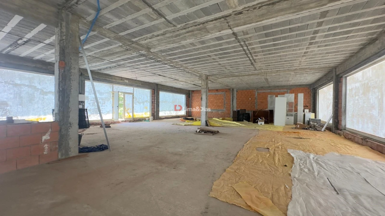 Loja para Venda em Avintes Foto 7