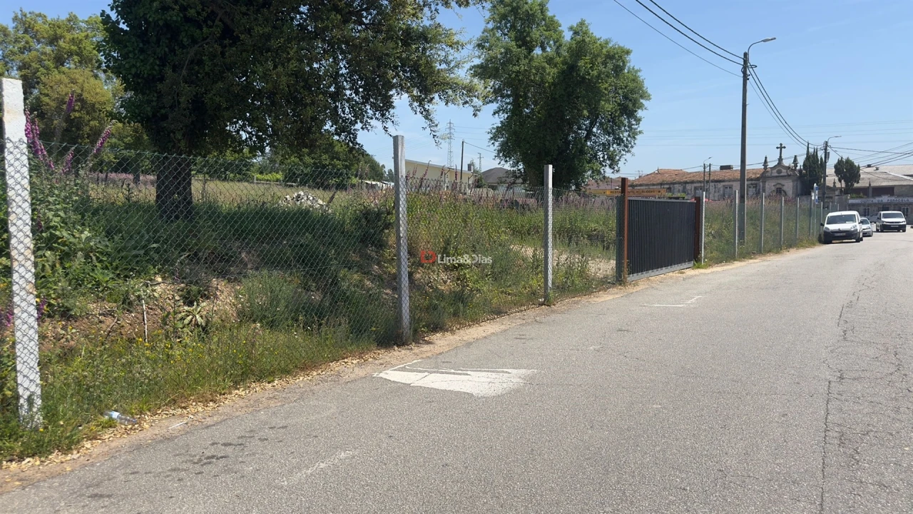 Terreno para Venda em Pedroso e Seixezelo Foto 1