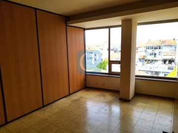 Escritório para Arrendamento em Paranhos