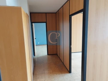 Escritório para Arrendamento em Paranhos