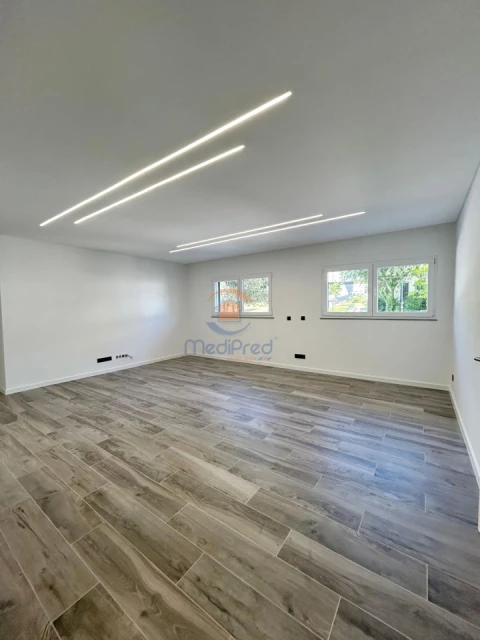Apartamento T3 para Venda em Santa Iria de Azoia, São João da Talha e Bobadela