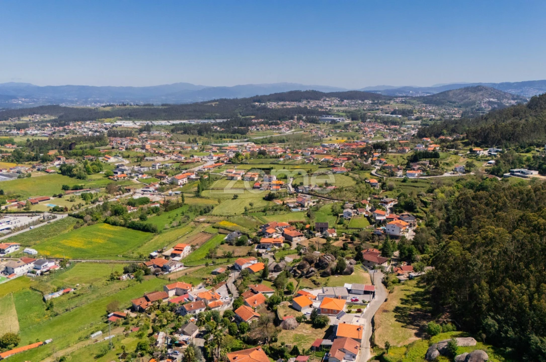 Terreno para Venda em Braga (Maximinos, Sé e Cividade) Foto 4