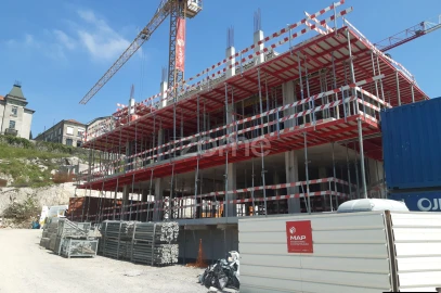Apartamento T4 para Venda em Campanhã