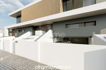 Moradia T4 para Venda em Santa Clara e Castelo Viegas
