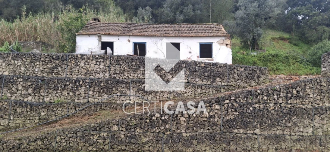 Moradia T1 para Venda em Vale de Santarem Foto 1