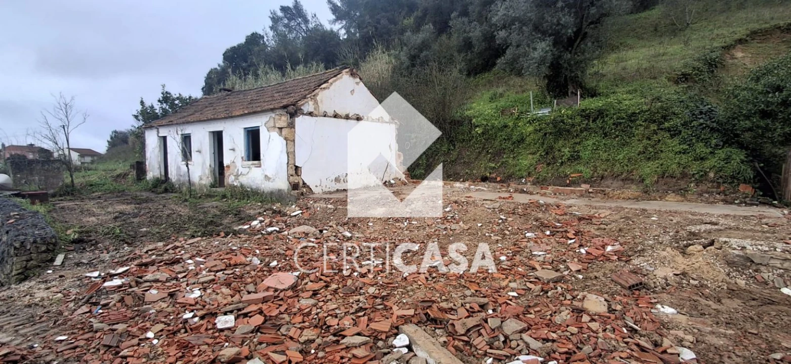 Moradia T1 para Venda em Vale de Santarem Foto 6