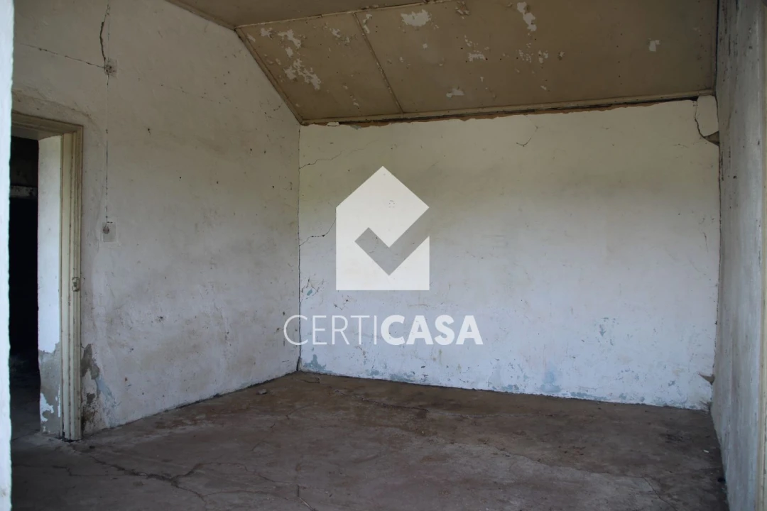 Moradia T1 para Venda em Vale de Santarem Foto 11