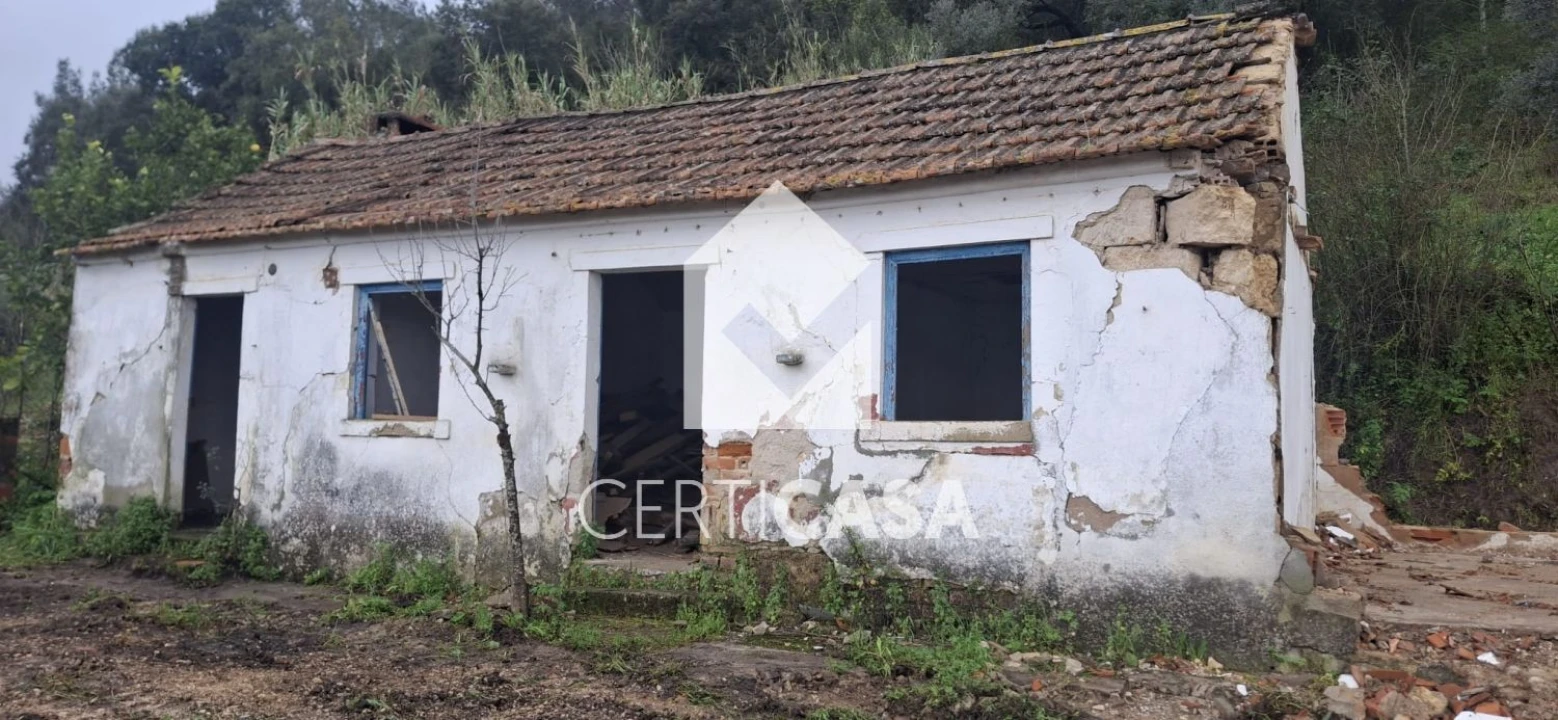 Moradia T1 para Venda em Vale de Santarem Foto 5