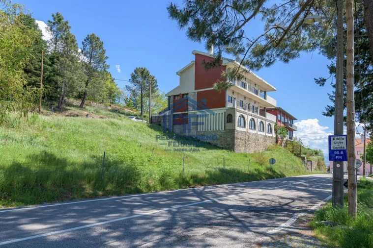 Moradia T5 para Venda em Covilhã e Canhoso Foto 2