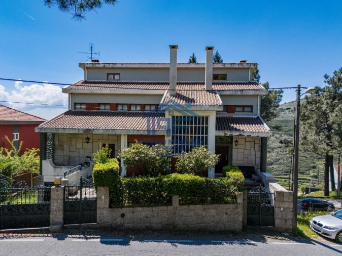 Moradia T5 para Venda em Covilhã e Canhoso Foto 52